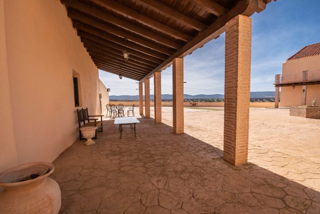 Finca La Mata Casa Exterior Patio Entrada Fuente